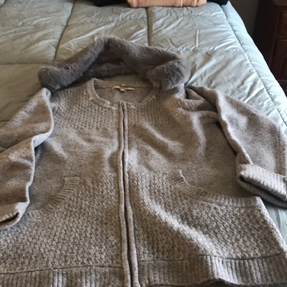 Sweater - Picture 2 of 4